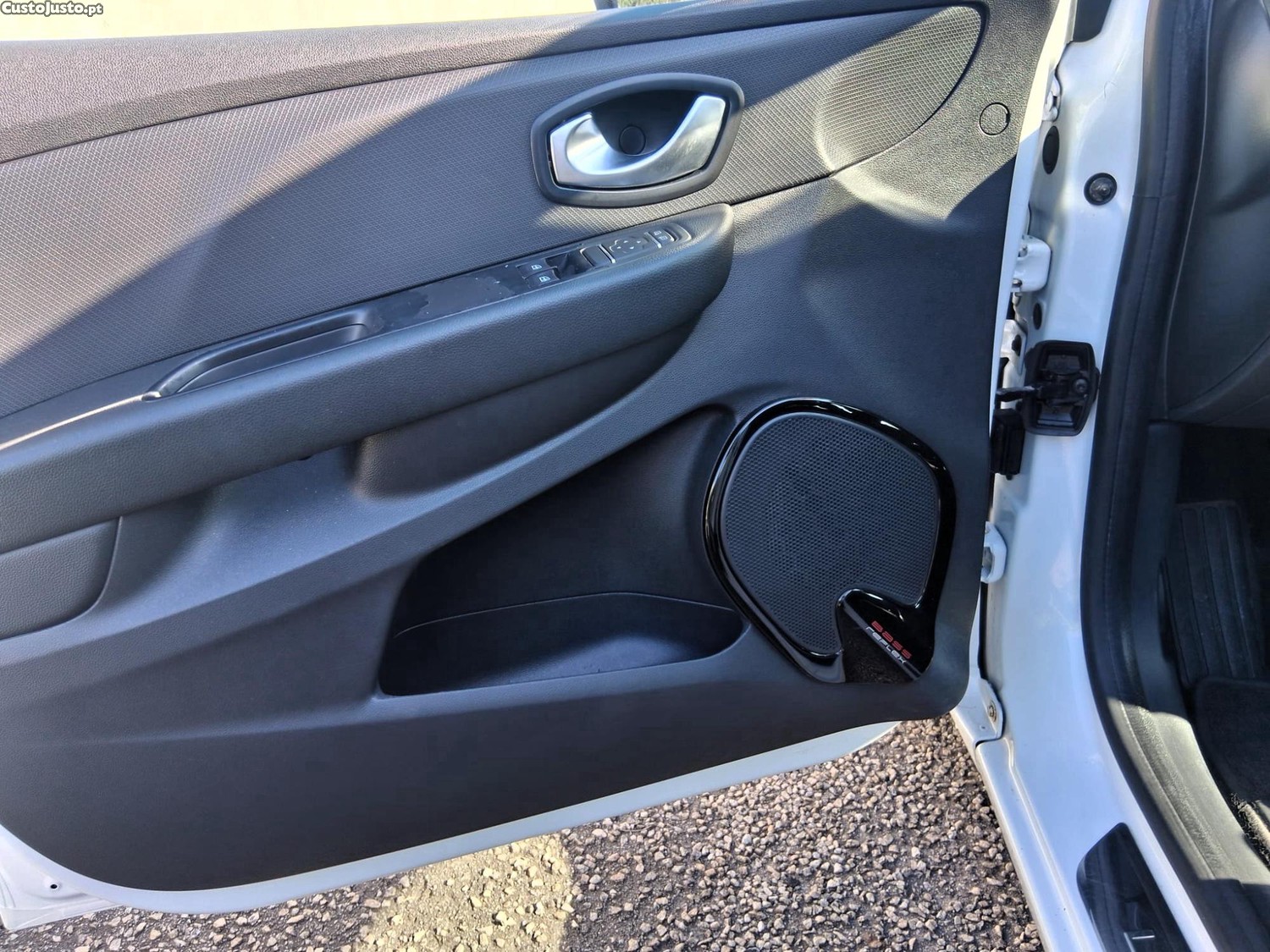 Renault Clio NACIONAL — fotografia 3