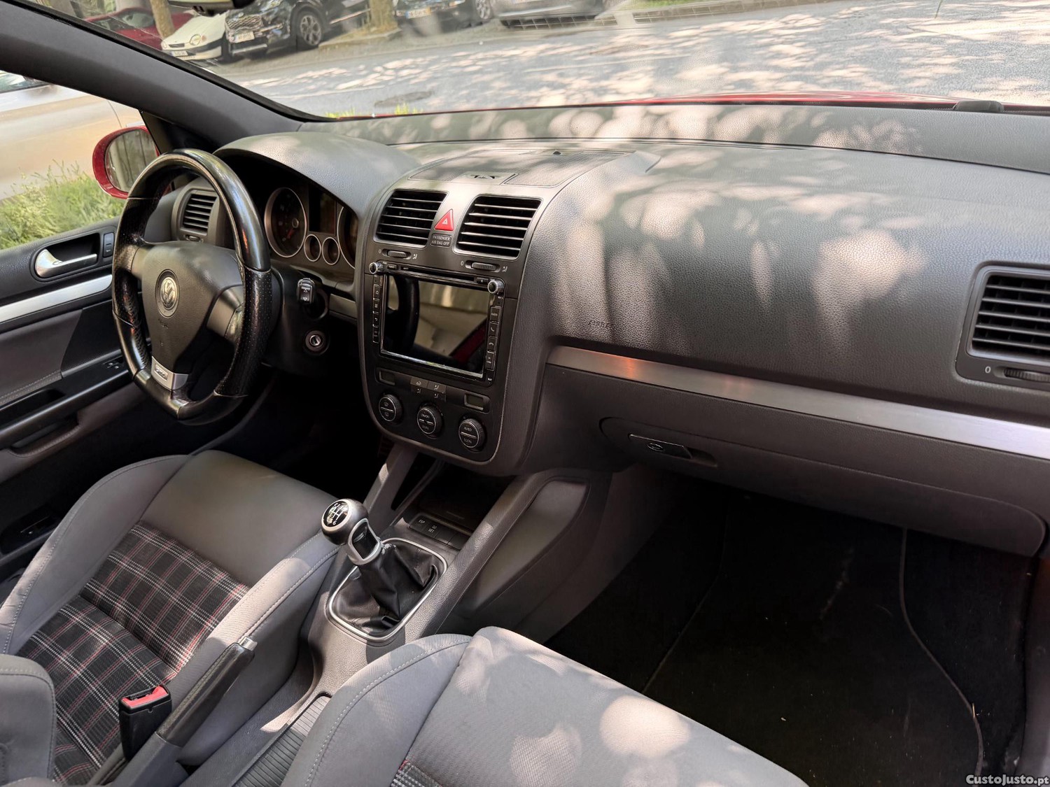 Volkswagen Golf 2.0 GTi — fotografia 9