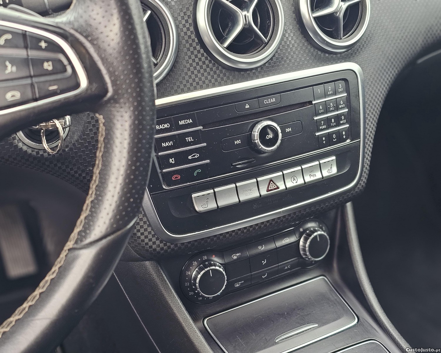 Mercedes-Benz A 200 7G-DCT urban — fotografia 3