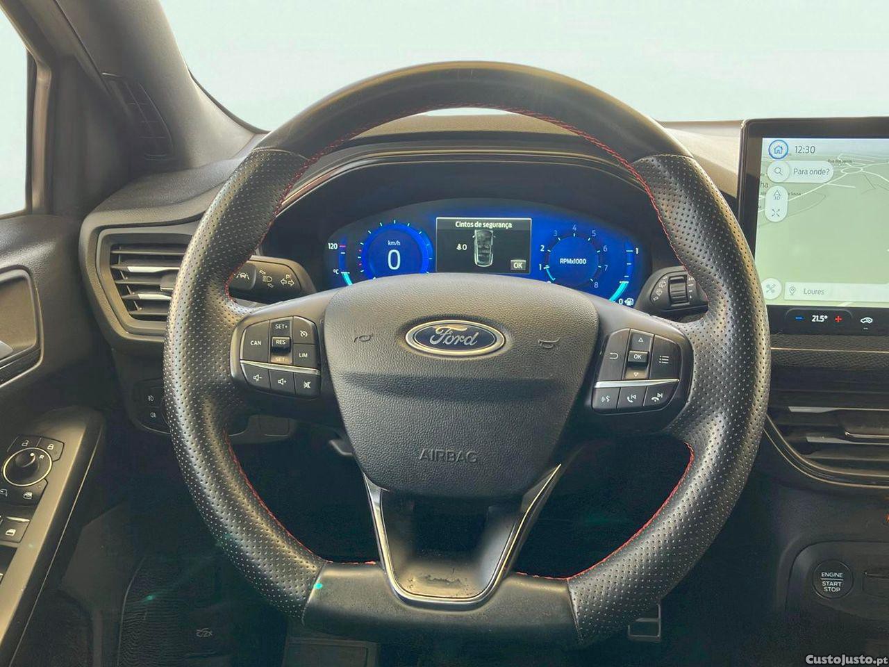 Ford Focus 1.0 EcoBoost MHEV ST-Line — fotografia 9