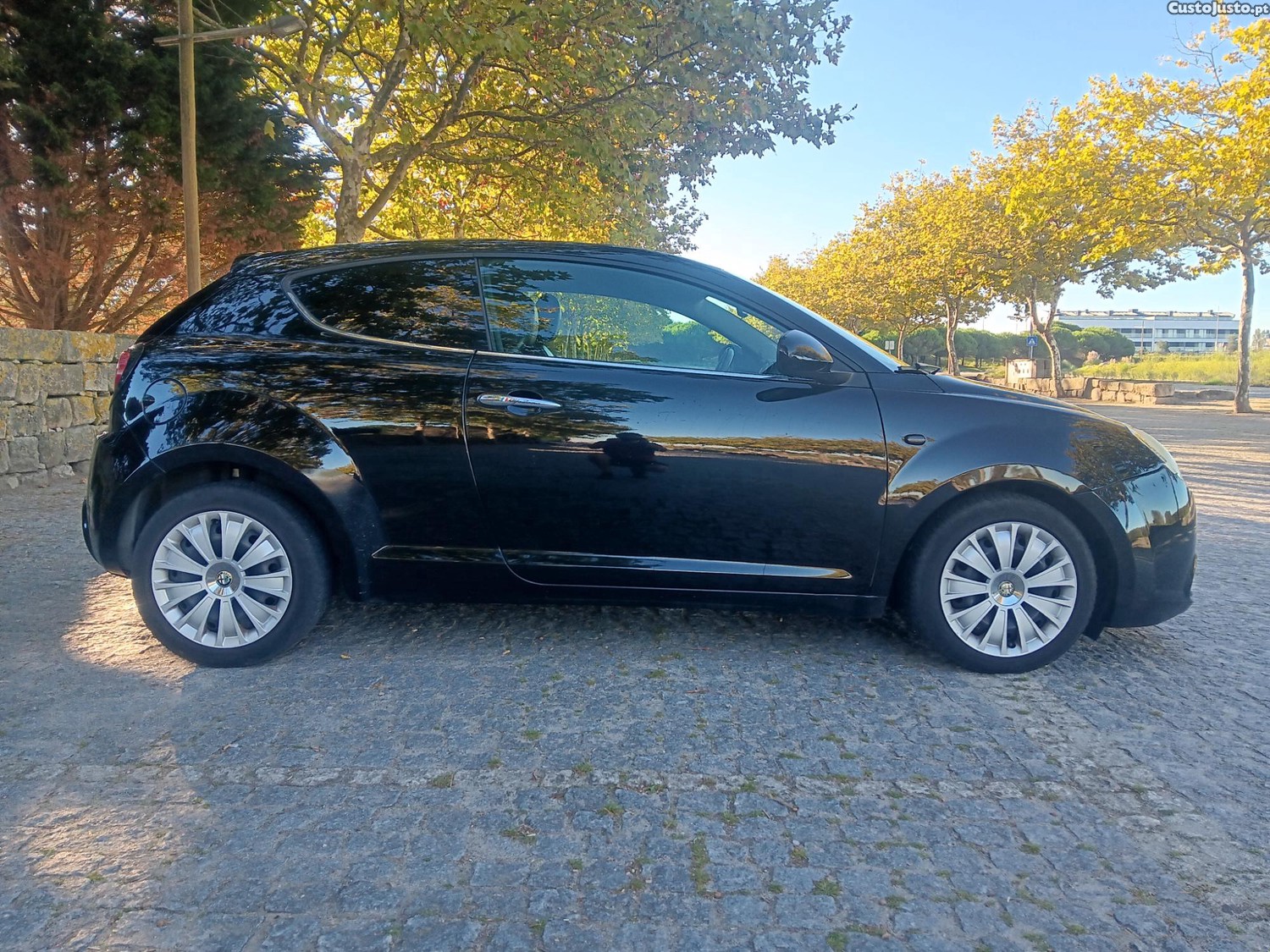 Alfa Romeo Mito 1.3JTDm Distinctive — photo 3