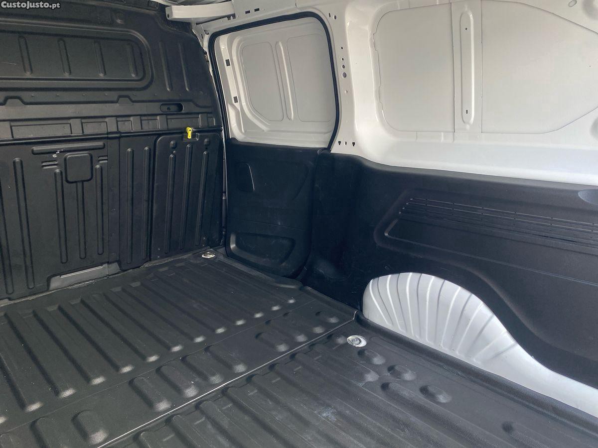Toyota Proace City 1.5D L2 Comfort — fotografia 7