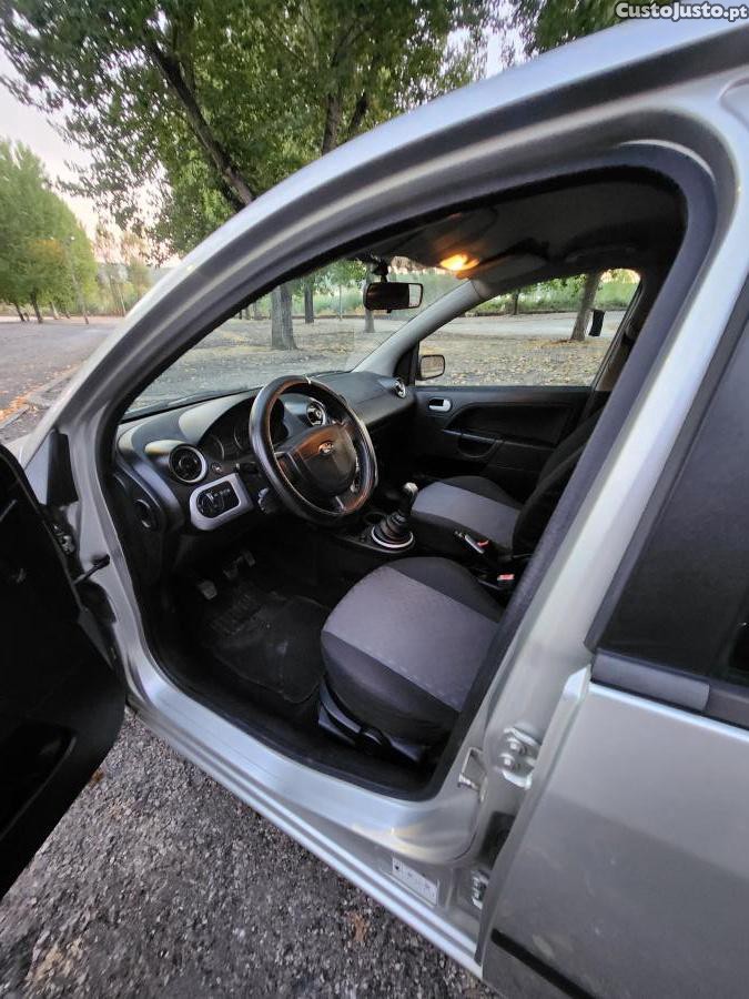 Ford Fiesta ... — fotografia 5