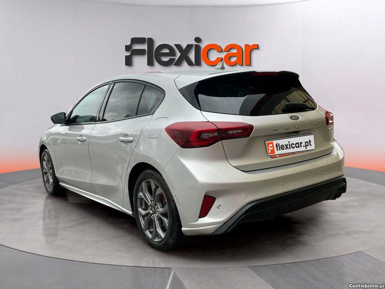 Ford Focus 1.0 EcoBoost MHEV ST-Line — fotografia 15