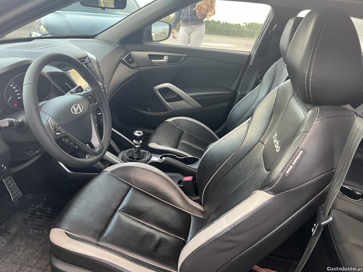 Hyundai Veloster 1.6 GDI Turbo 186 CV — fotografia 3