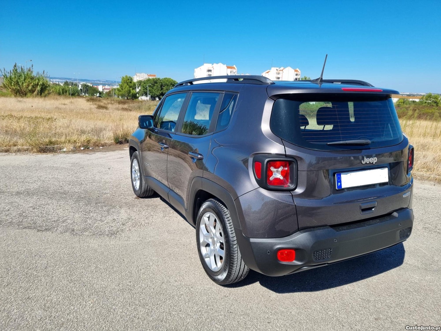 Jeep Renegade LONGITUDE — photo 3