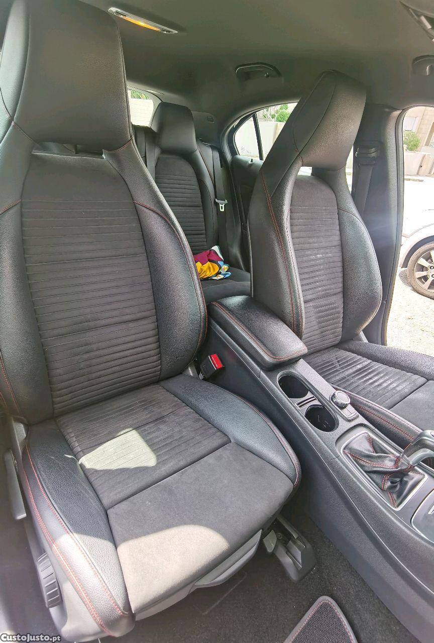 Mercedes-Benz A 180 A180d AMG Line ( 109CV ) — fotografia 4