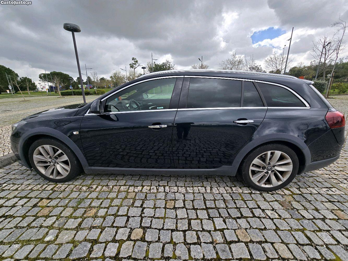 Opel Insignia Sports Tourer — photo 4