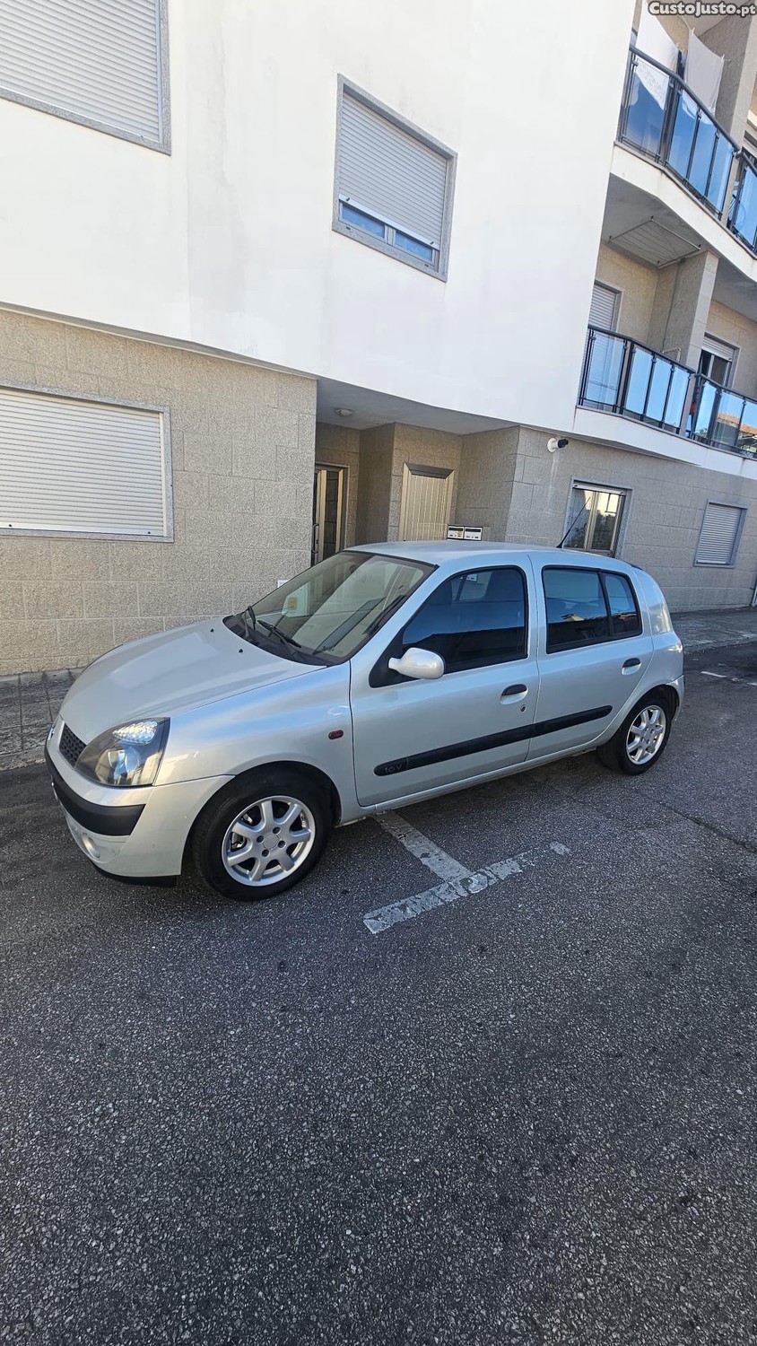 Renault Clio 1.2c - 02 foto 3