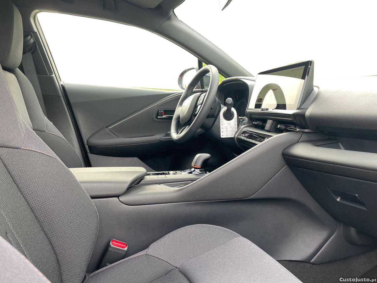 Toyota C-HR 2.0 HDF Plug-in Square Collection — fotografia 13