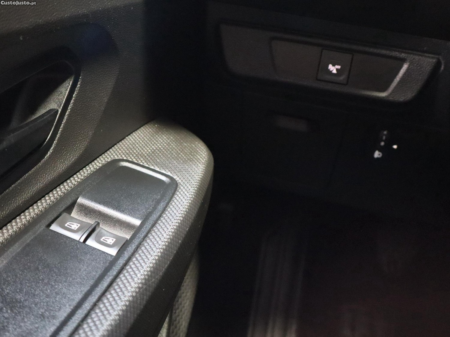 Dacia Sandero 1.0 TCe Essential — fotografia 3