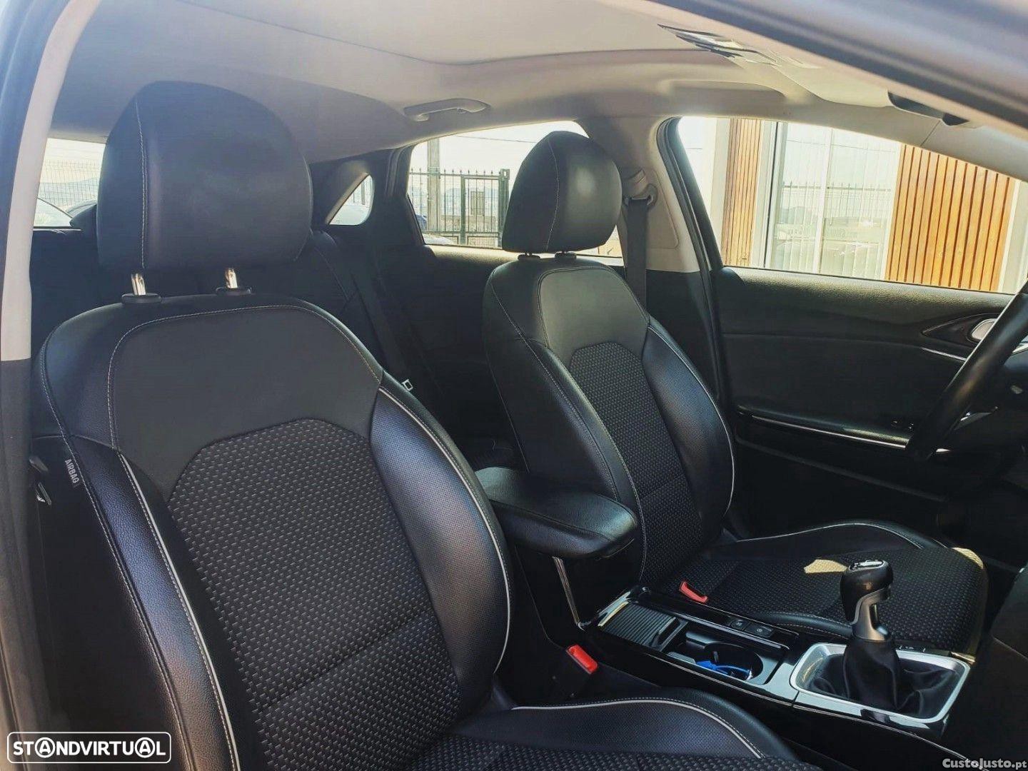 Kia Ceed TX — fotografia 10