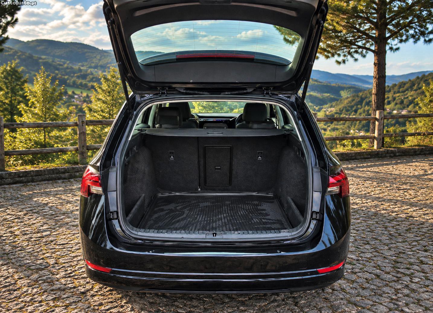 Skoda Octavia Break 2.0 TDI Style — fotografia 8