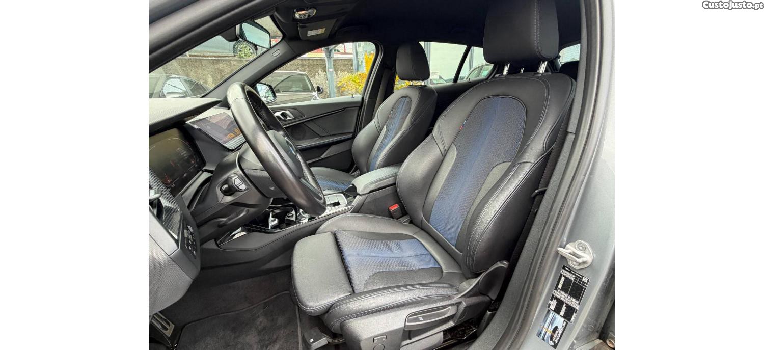 BMW 116 d Pack Desportivo M Auto - 24 foto 5