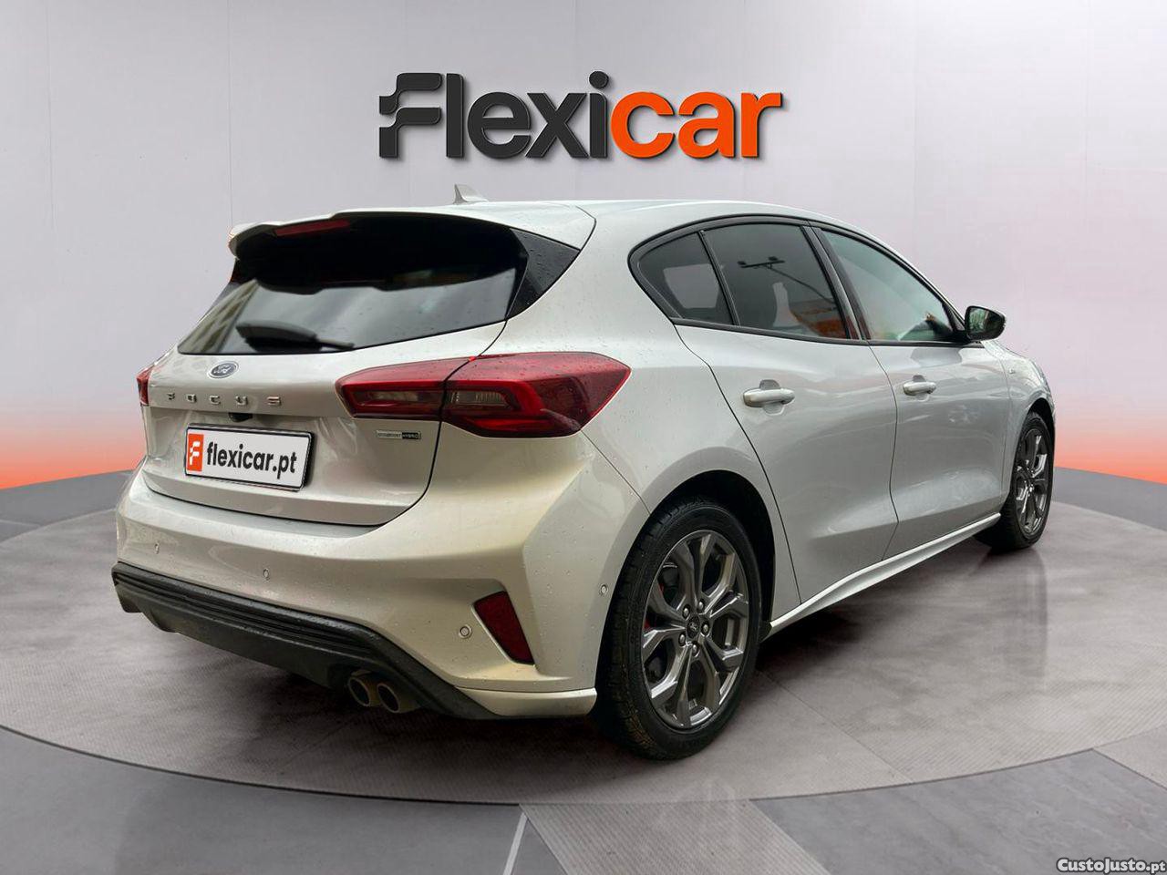 Ford Focus 1.0 EcoBoost MHEV ST-Line — fotografia 13