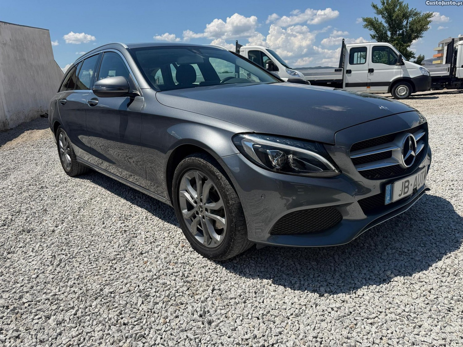 Mercedes-Benz C 220 d Avantgarde Aut. — fotografia 12