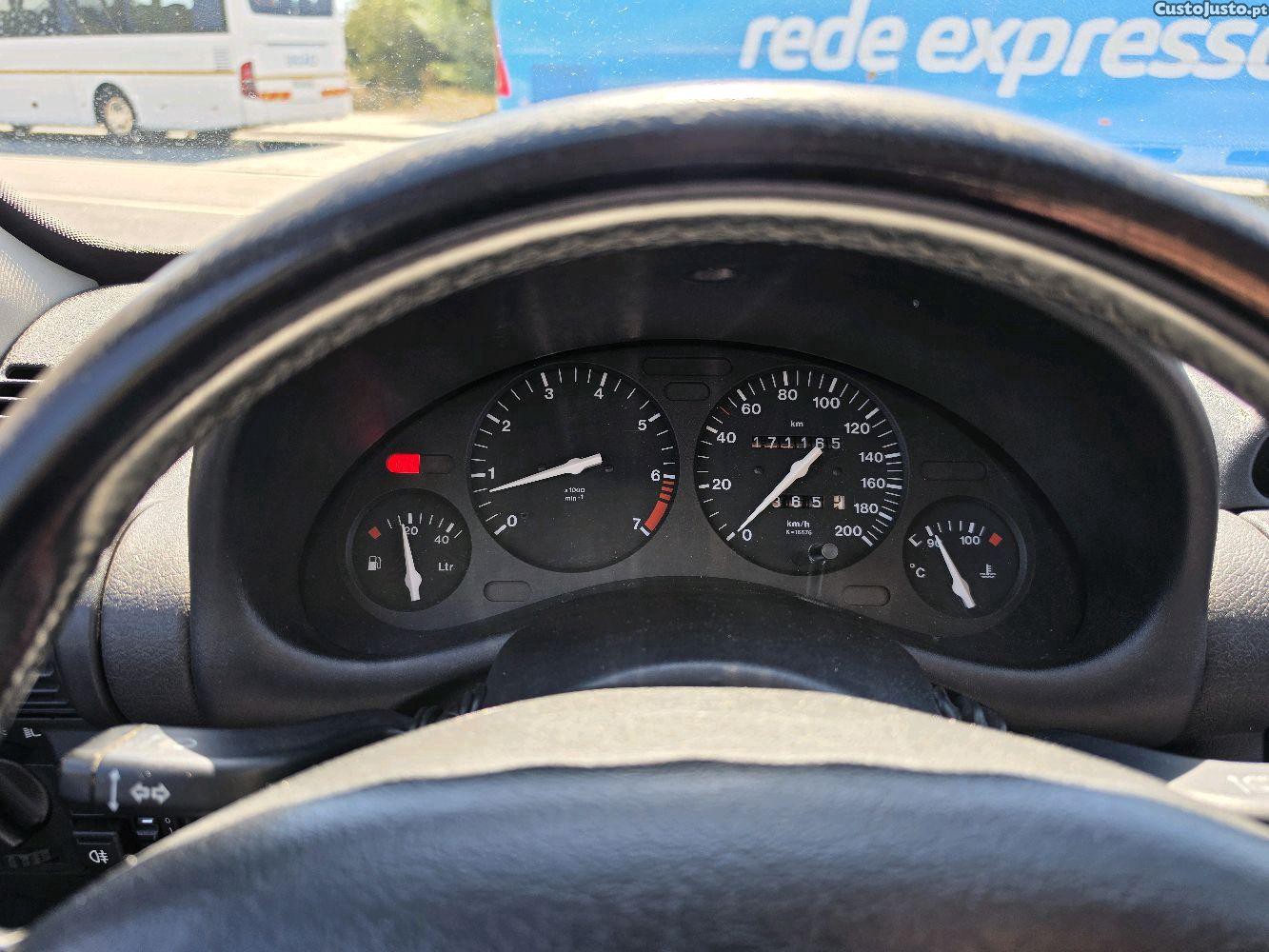 Opel Corsa 1.4 cc Caixa Automática — fotografia 8