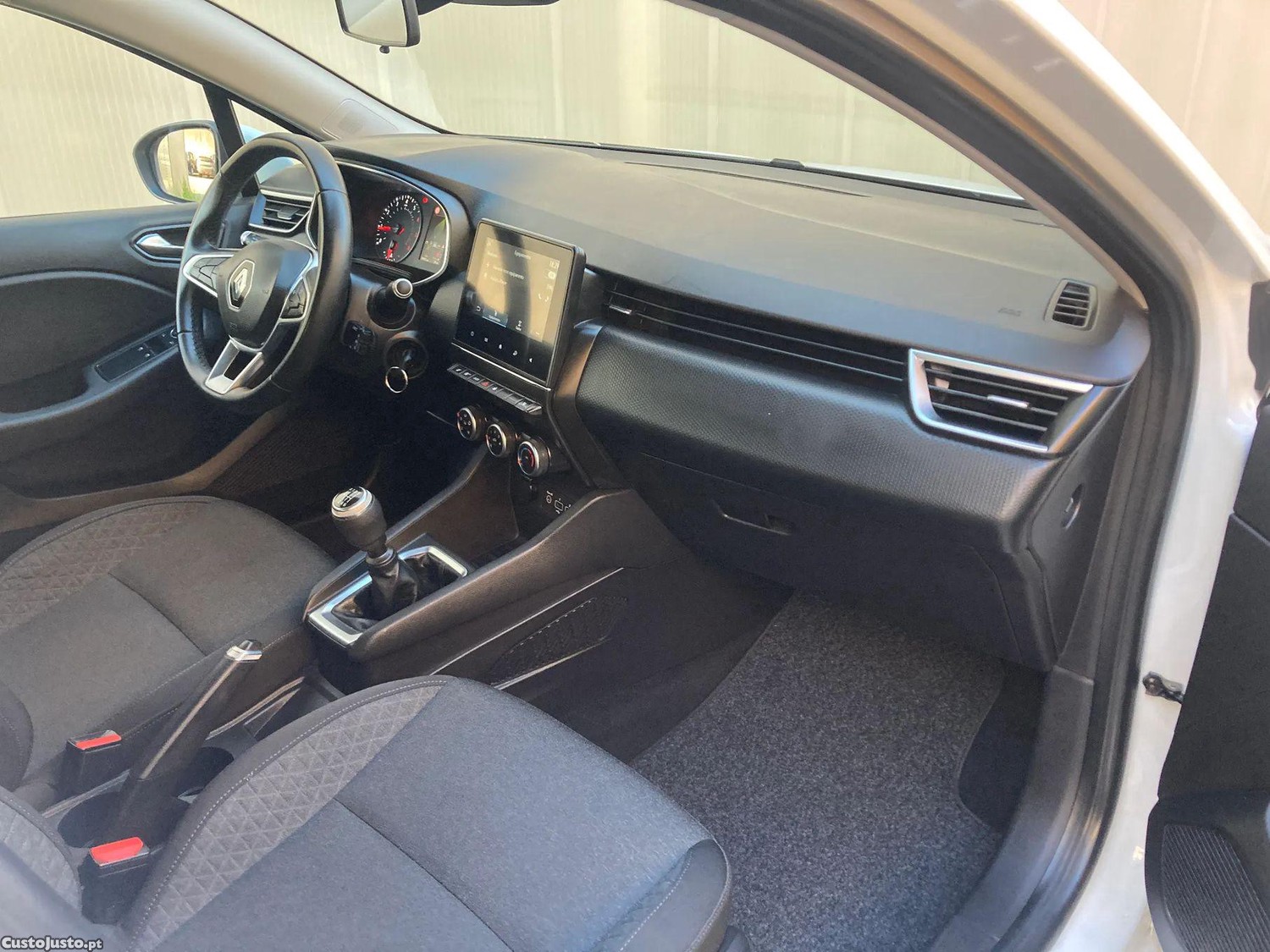 Renault Clio 1.0 TCe Evolution — fotografia 3