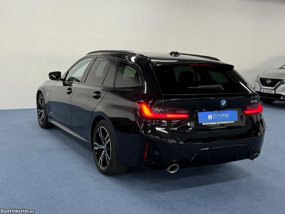 BMW 330 e Touring Pack M Aut — fotografia 21