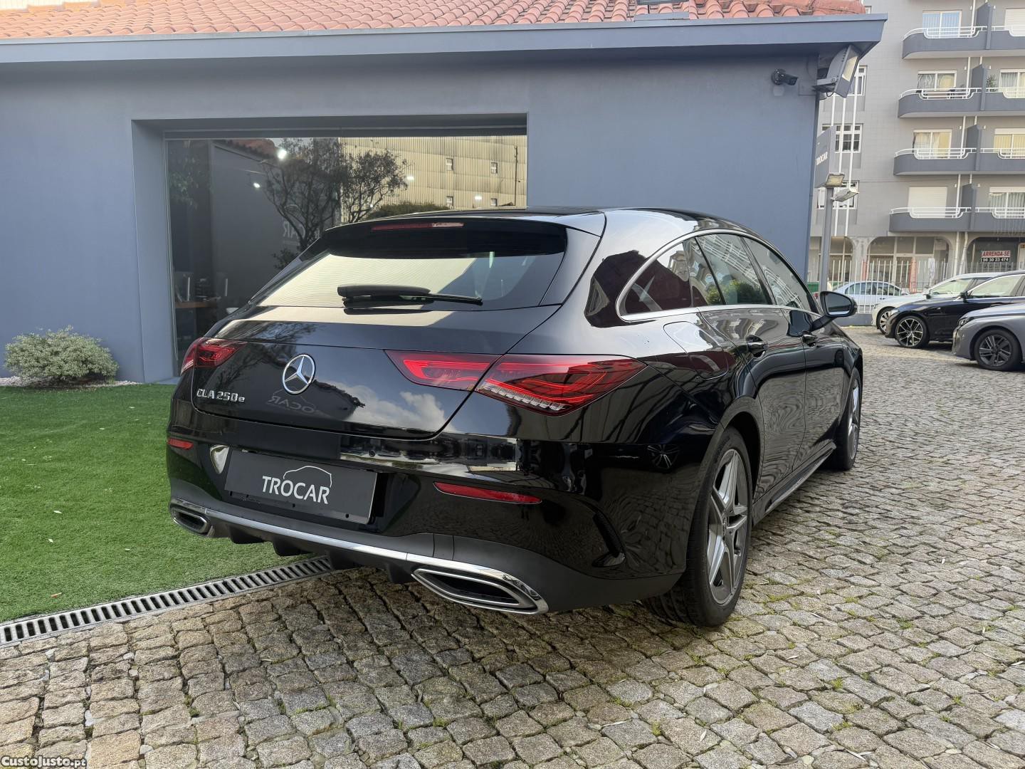 Mercedes-Benz CLA 250 e Shooting Brake AMG Line — fotografia 12