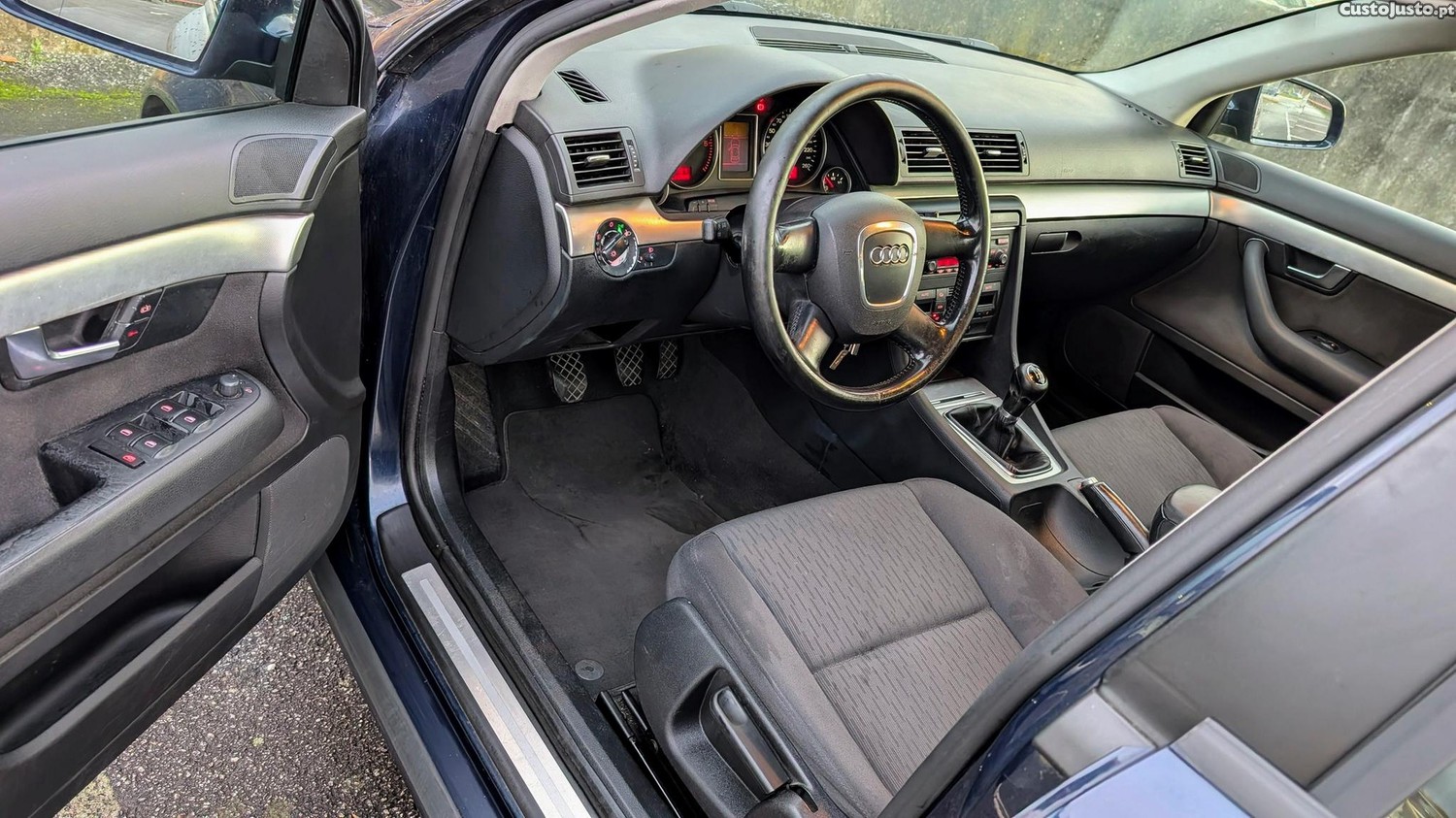 Audi A4 1.9 TDI Ambiente - Muito Bom - Oportunidade! — fotografia 12