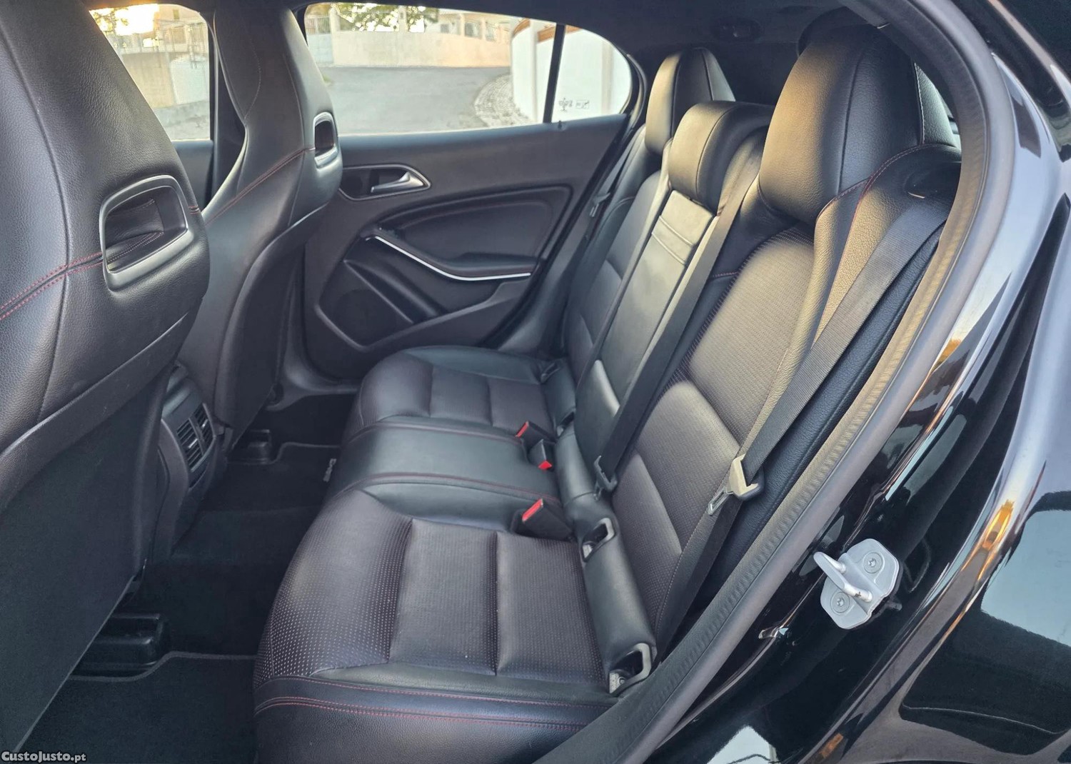Mercedes-Benz GLA 180 d AMG — photo 5