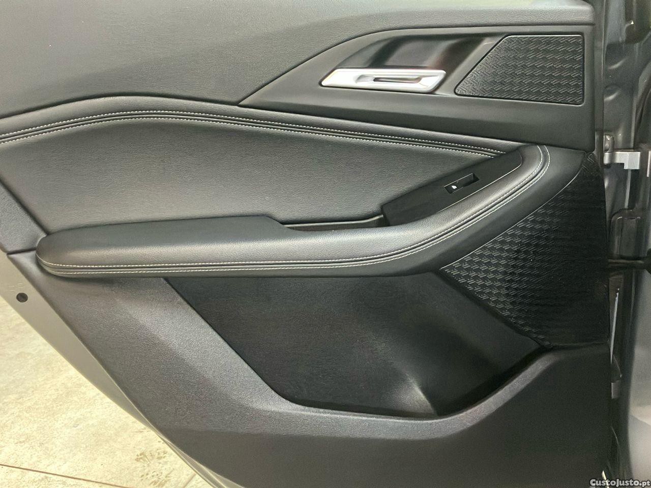 BMW 218 Active Tourer d Pack M Auto — fotografia 4