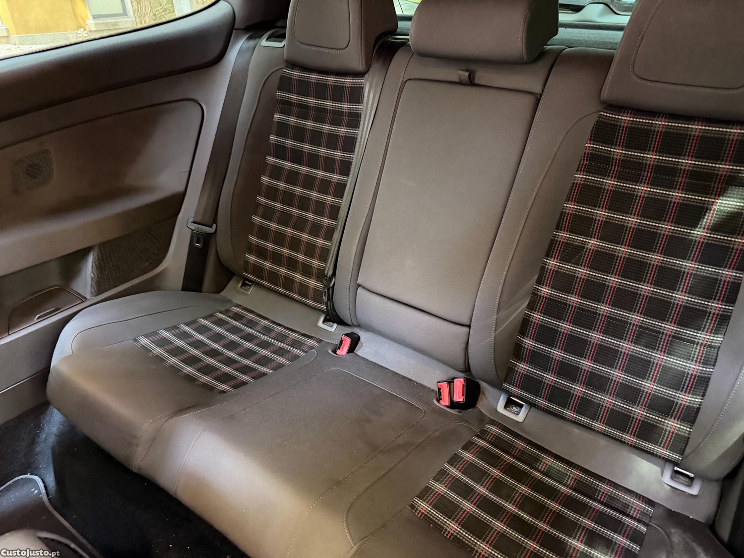 Volkswagen Golf 2.0 GTi — fotografia 11