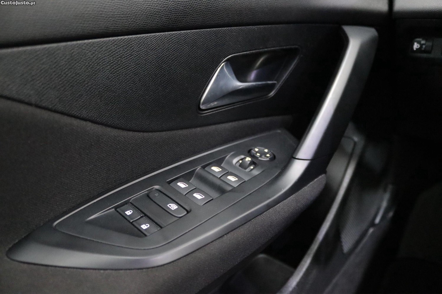 Peugeot 308 SW - 1.2 PureTech S&S EAT8 Active Pack — fotografia 7