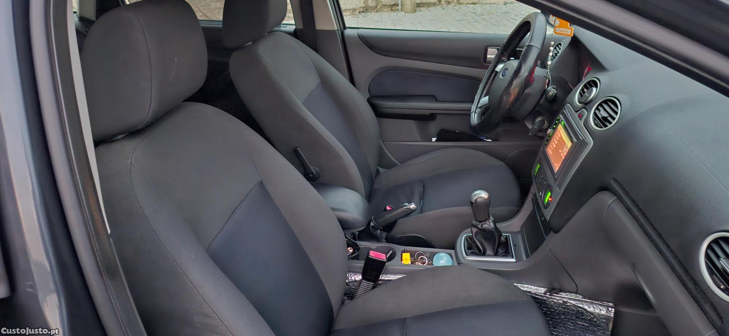 Ford Focus 1.6 tdci — photo 2
