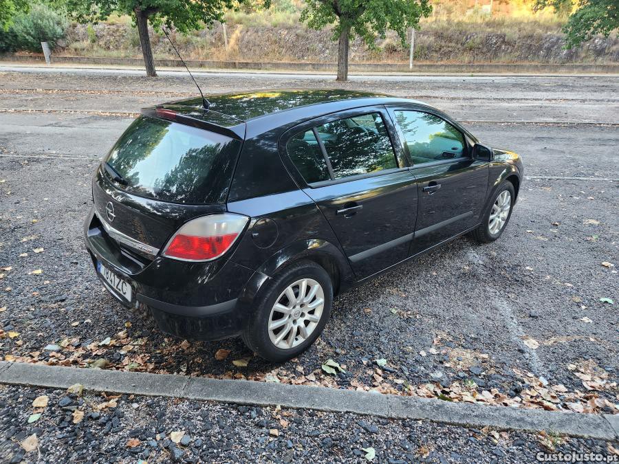 Opel Astra 1.7 CDTi Enjoy — photo 3