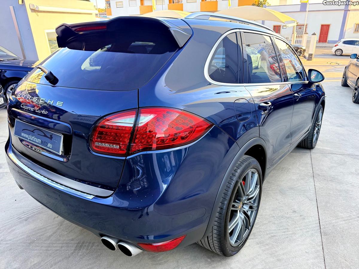 Porsche Cayenne Turbo — fotografia 58
