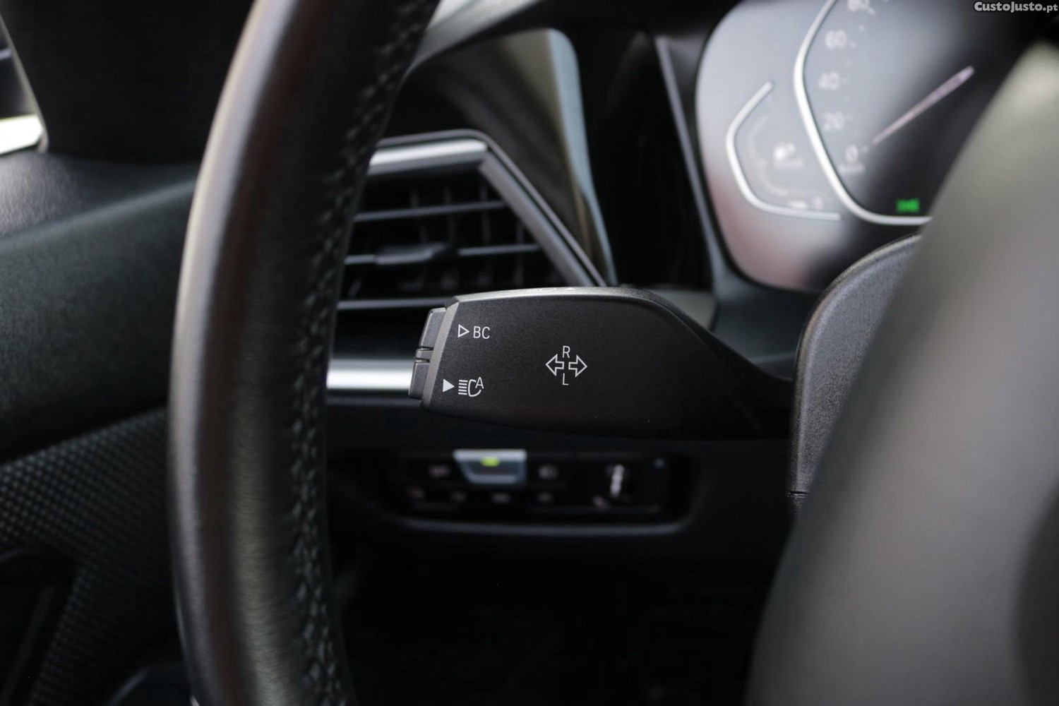 BMW 318 d Touring Advantage Auto 150cv — fotografia 24
