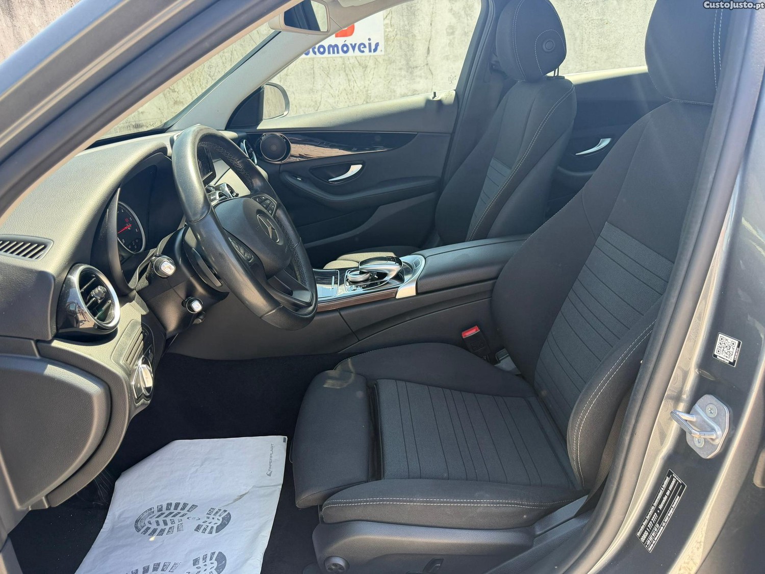 Mercedes-Benz C 220 d Avantgarde Aut. — fotografia 7