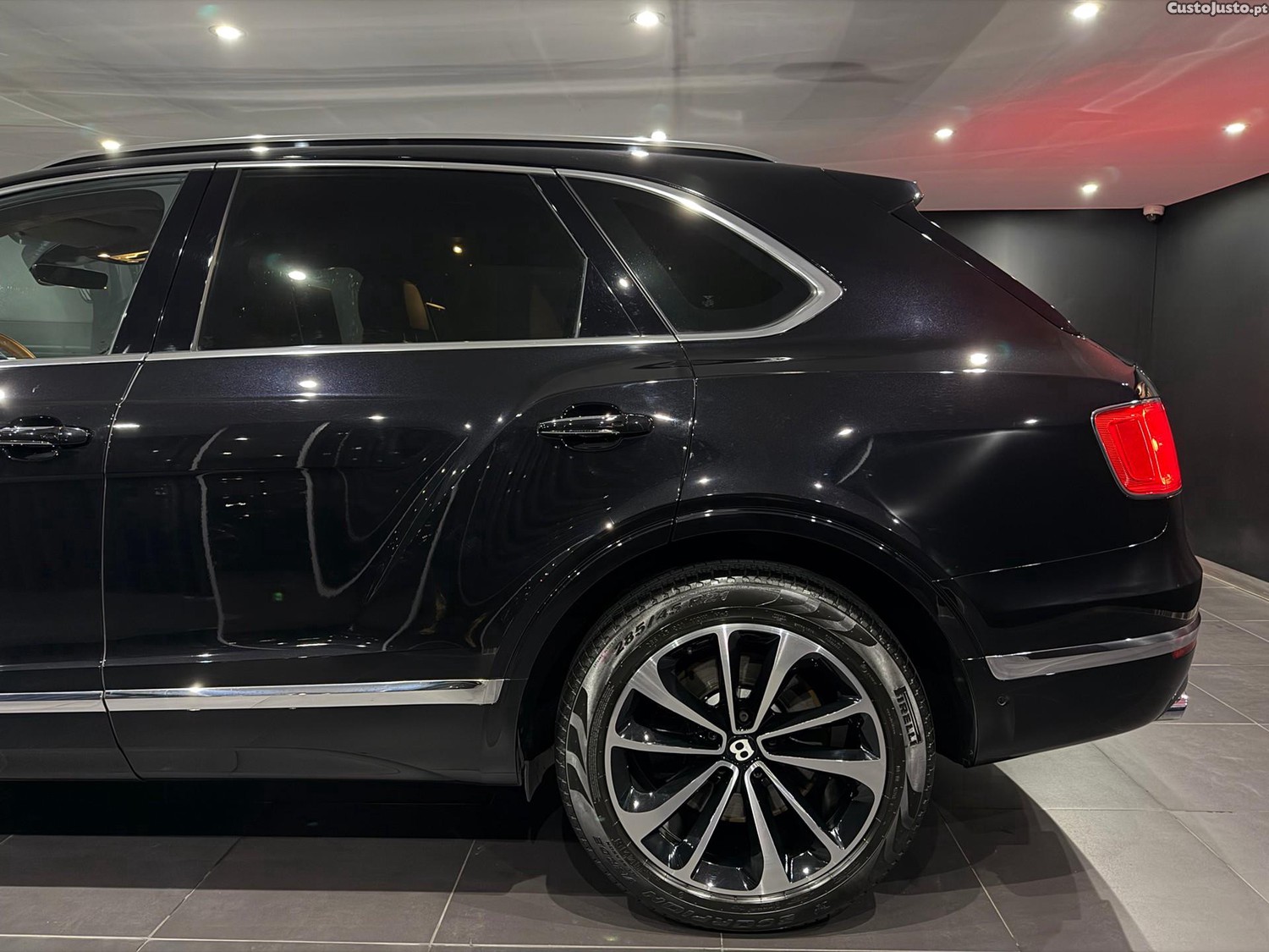 Bentley Bentayga 4.0 V8 - 17 — photo 5