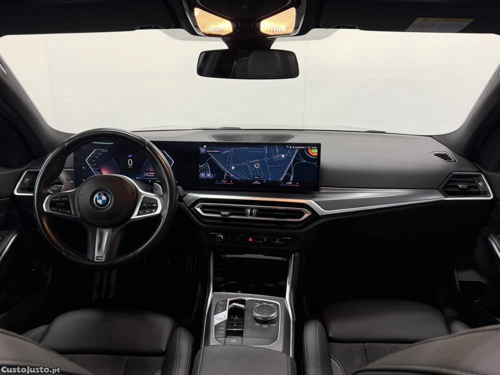 BMW 330 e Touring Pack M Aut — fotografia 24