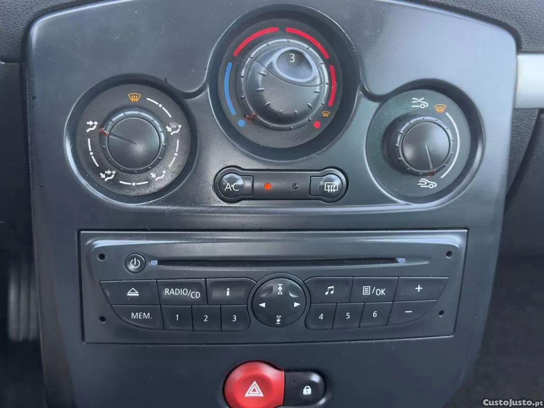Renault Clio 1.5 dci dynamique s — fotografia 3