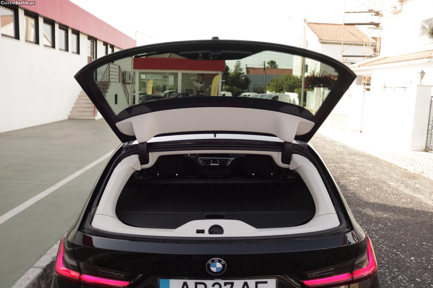 BMW 318 d Touring Advantage Auto 150cv — fotografia 47