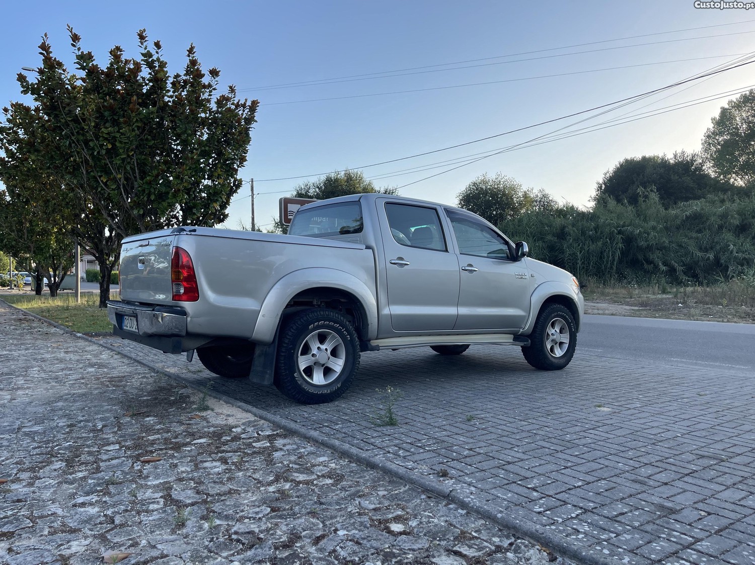Toyota Hilux Tracker - 07 — photo 4