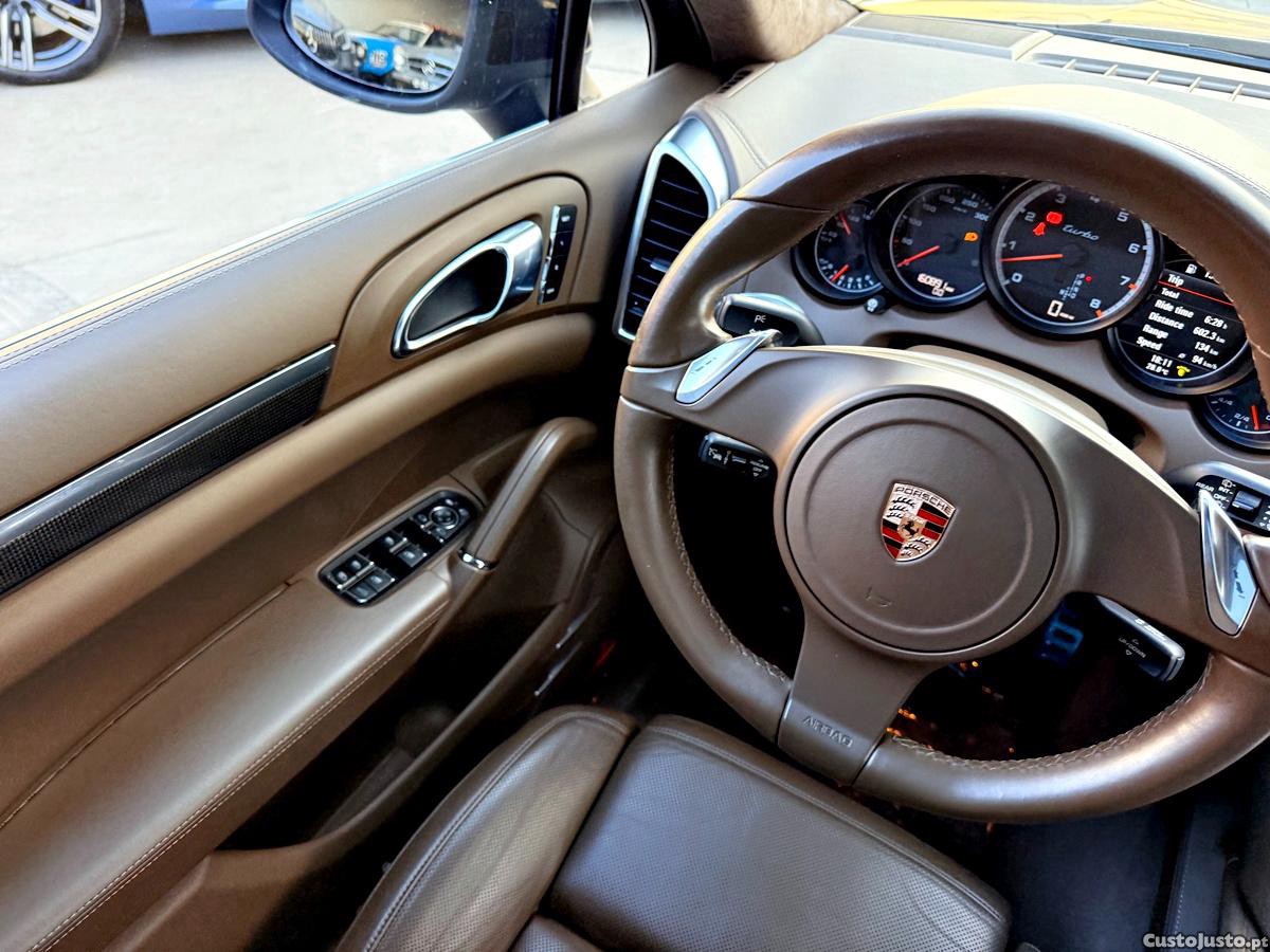 Porsche Cayenne Turbo — fotografia 46