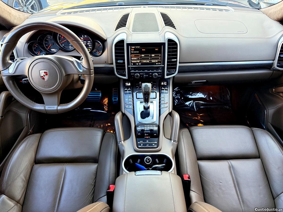 Porsche Cayenne Turbo — fotografia 53