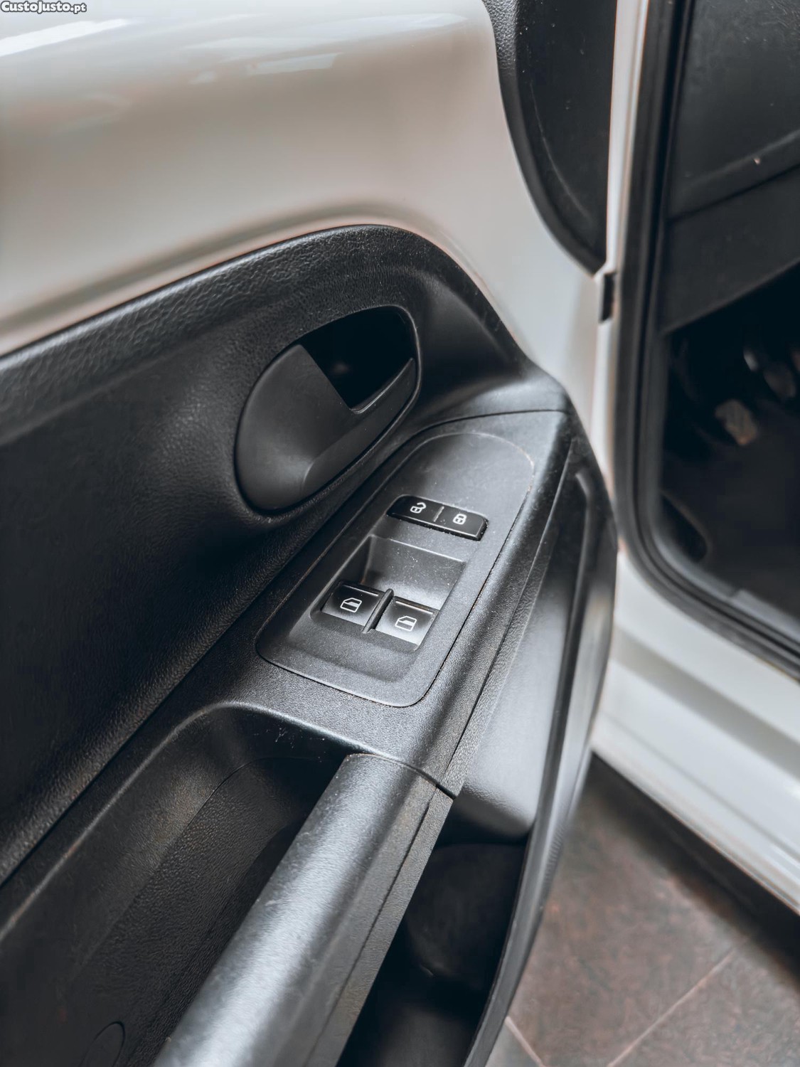 Volkswagen Up! 1.0 MOVE UP — fotografia 8