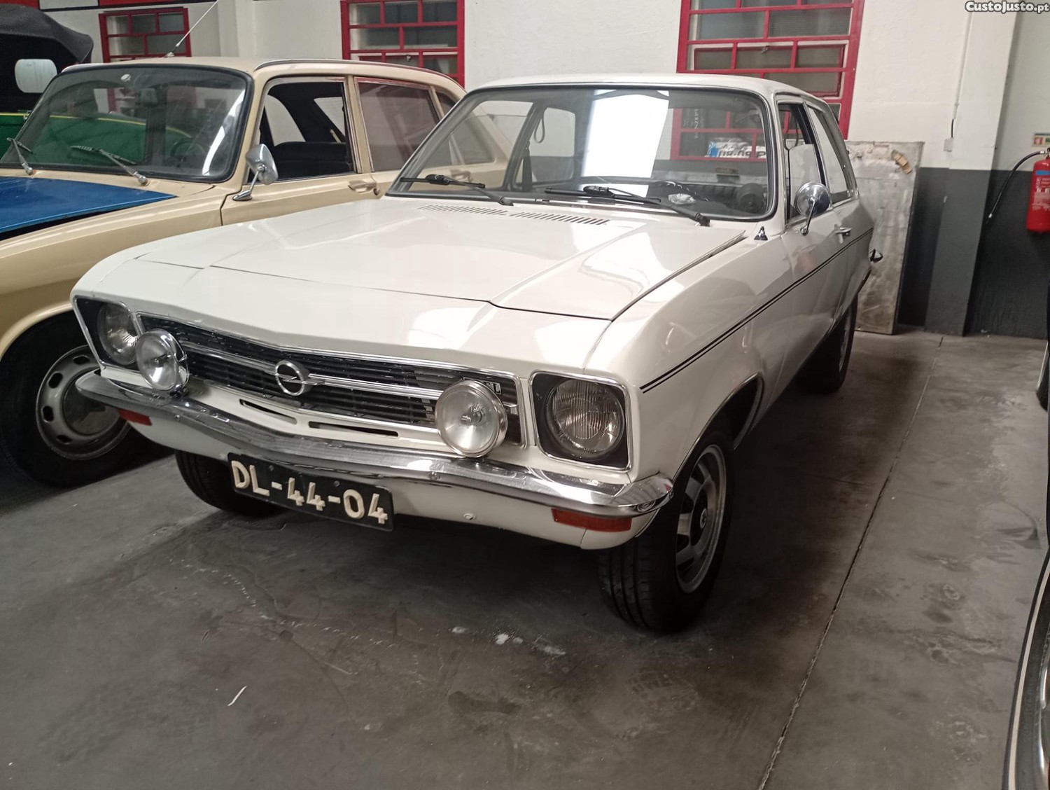Opel 1604 2 PORTAS foto 2