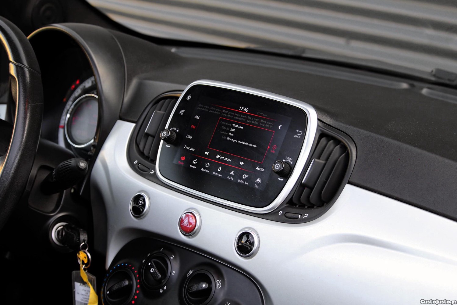 Fiat 500C 1.0 Hybrid Connect — fotografia 25