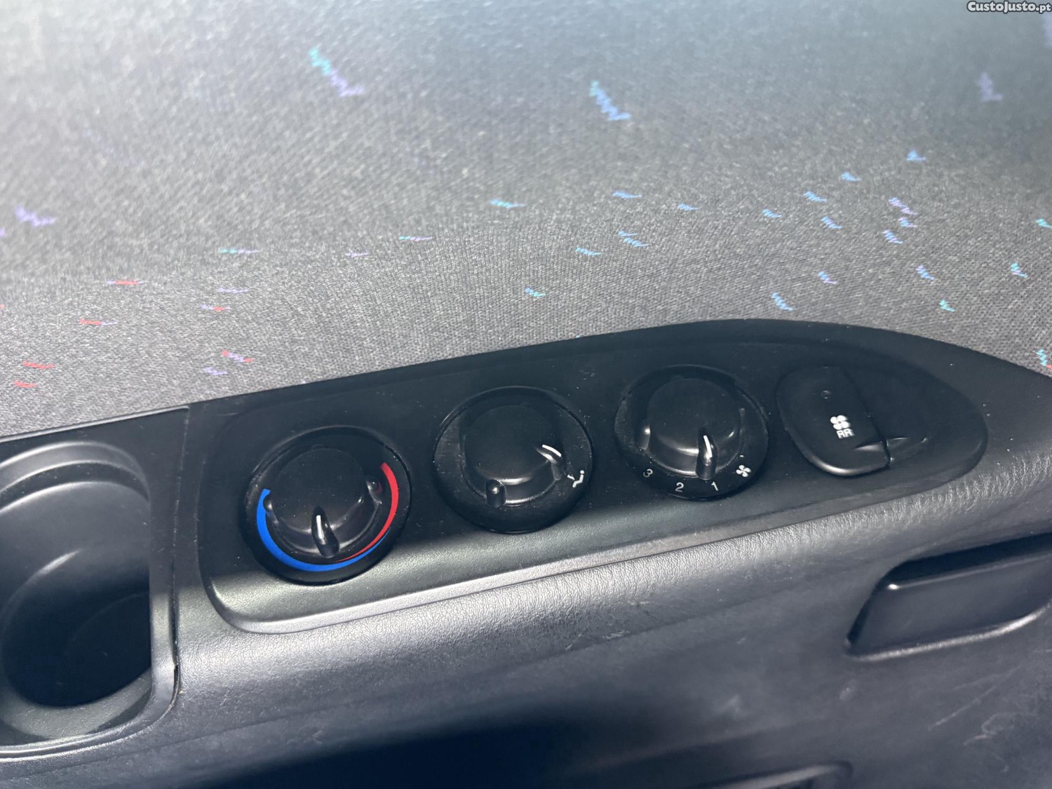 Hyundai H1 2.5 TD 9 LUGARES C/ AC — fotografia 9