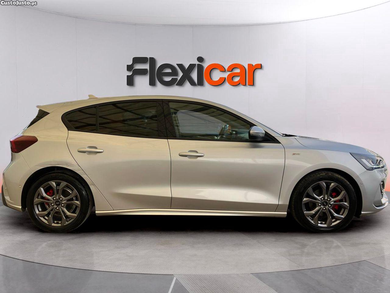 Ford Focus 1.0 EcoBoost MHEV ST-Line — fotografia 12