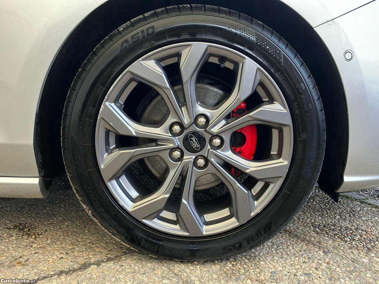 Ford Focus 1.0 EcoBoost MHEV ST-Line — fotografia 3