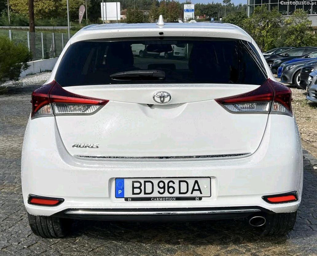 Toyota Auris 1.2 Turbo — fotografia 8