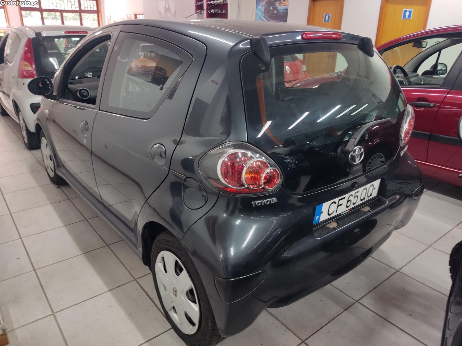 Toyota Aygo 1.0 caixa automática 125000 km - 09 — photo 3