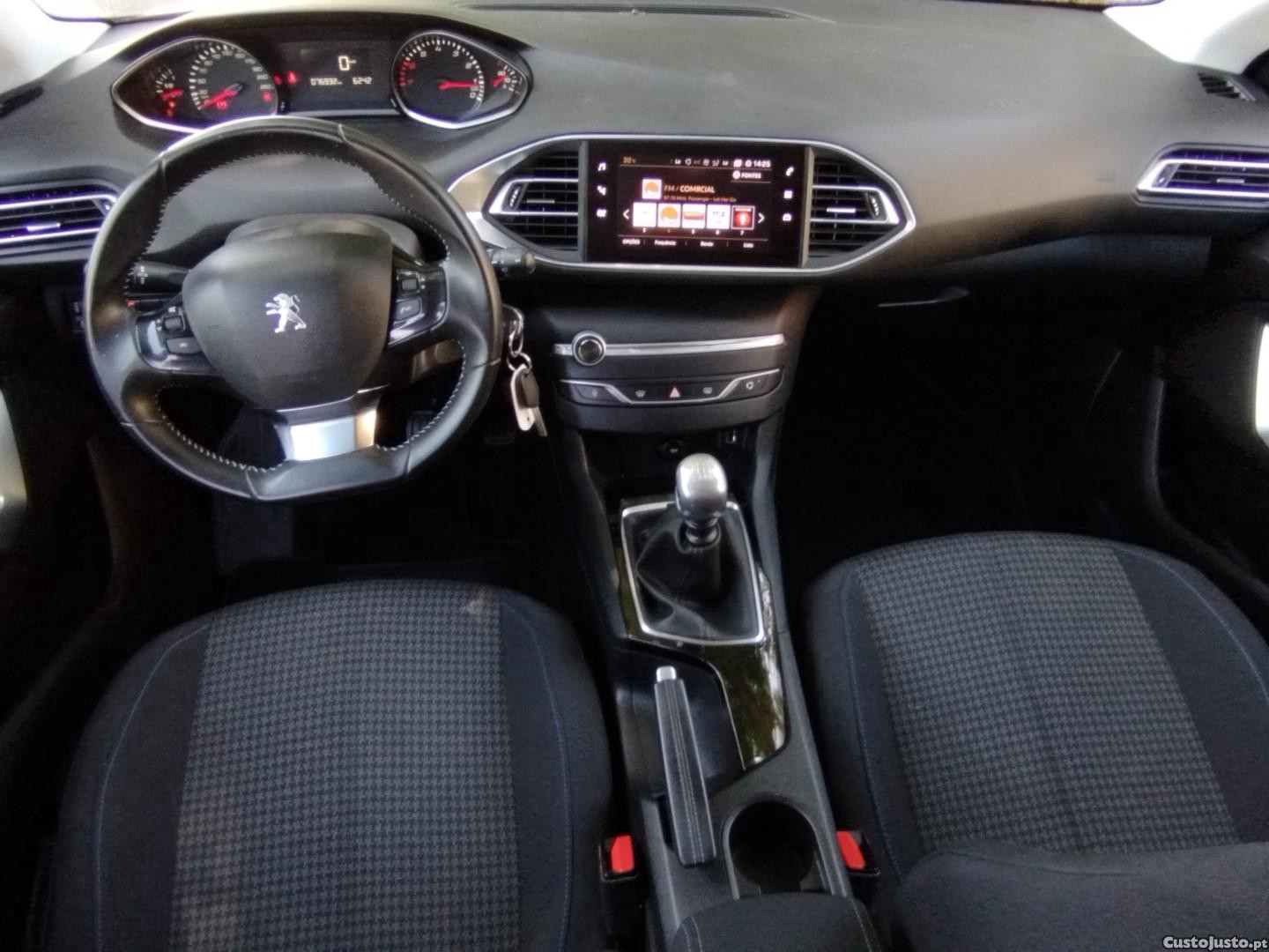 Peugeot 308 1.2 PureTech Style — fotografia 17